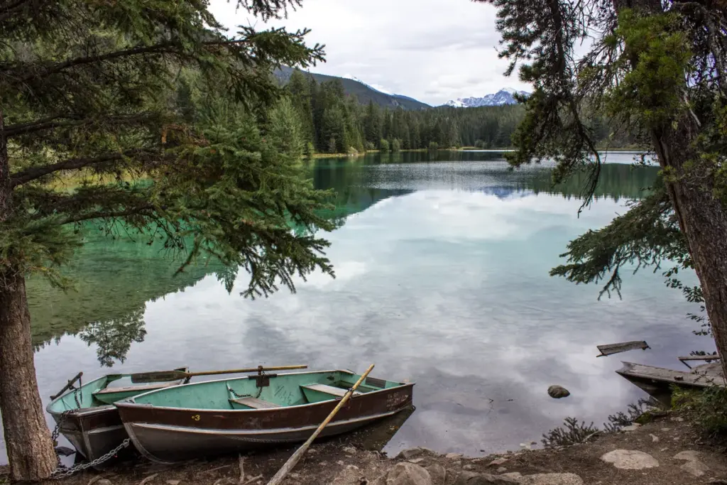 Exploring the Wonders of Lake Baikal: The Jewel of Irkutsk, Russia