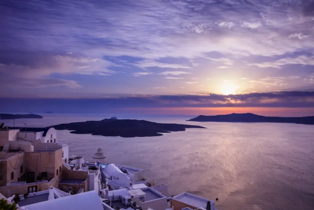 4 Stunning Sunsets to Witness in Santorini